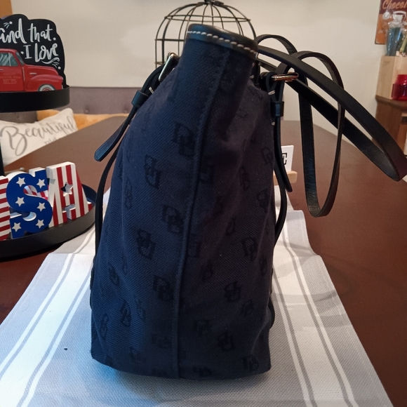 Dooney and Bourke Tote - Picture 4 of 6